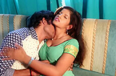 Hot desi shortfilm 27 - Boobs pressed many times & kissed in green blouse