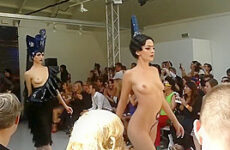 Naked Fashion Show Charlie le Mindu Paris